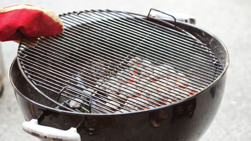Rusty weber grill grates hot sale
